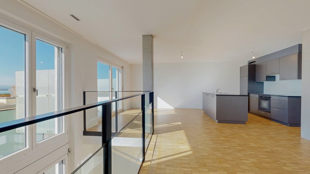 1 room loft, photo 3 of 9