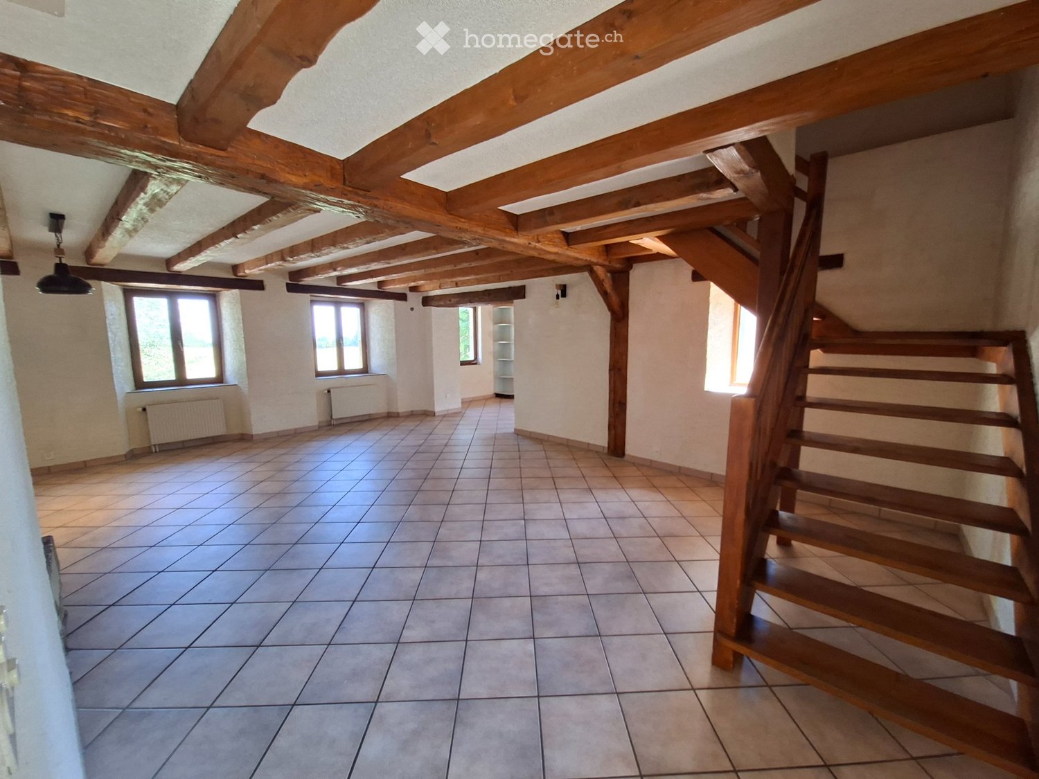 4 ½ Zimmer-Wohnung","description":"Sofort oder nach Vereinbarung, Wohnung in renoviertem alten Bauernhaus (3 Wohnungen). Separater Eingang, Wohnzimmer mit Kamin, offene Küche, Badezimmer im Erdgeschoss. Im Obergeschoss drei Dachzimmer, Badezimmer und Abstellraum. Aussen, Garten und Gemüsegarten sowi