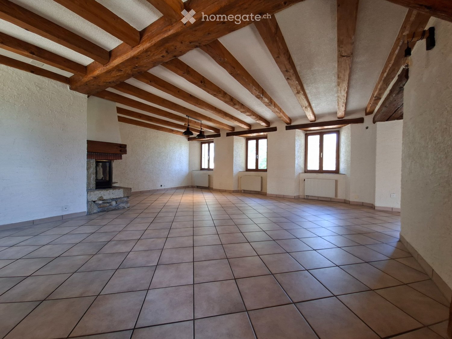 4 ½ Zimmer-Wohnung","description":"Sofort oder nach Vereinbarung, Wohnung in renoviertem alten Bauernhaus (3 Wohnungen). Separater Eingang, Wohnzimmer mit Kamin, offene Küche, Badezimmer im Erdgeschoss. Im Obergeschoss drei Dachzimmer, Badezimmer und Abstellraum. Aussen, Garten und Gemüsegarten sowi