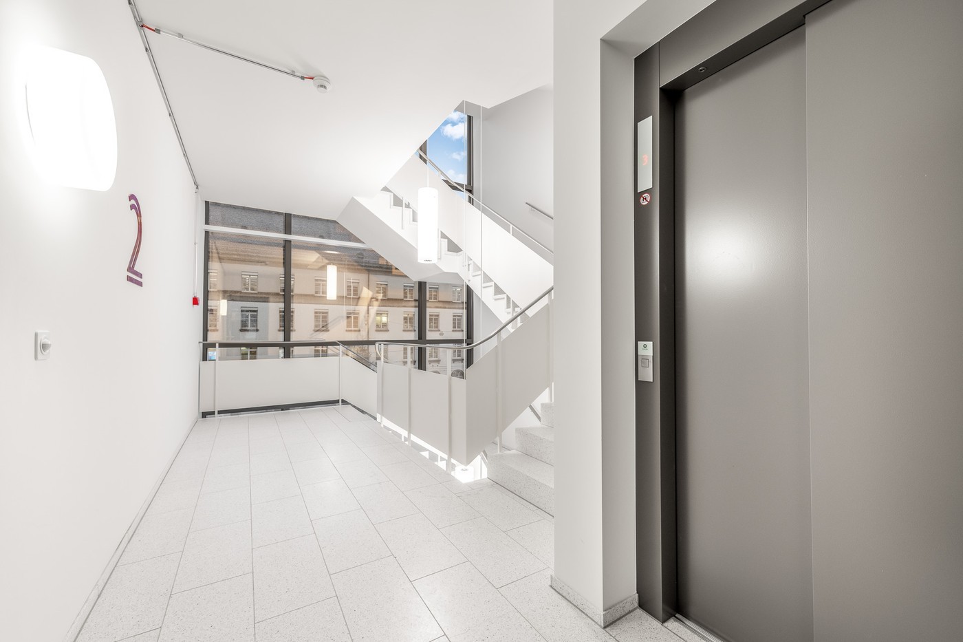 98m² commercial, Foto 1 von 10