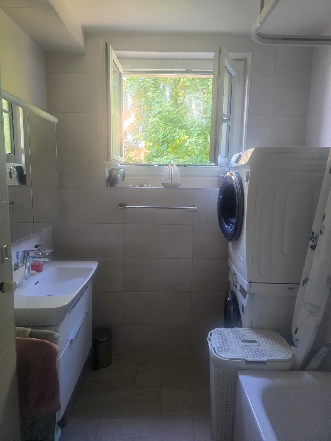 5 rooms apartment