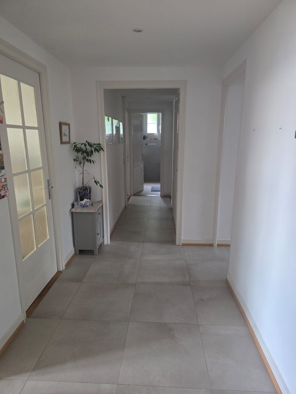 5 rooms apartment