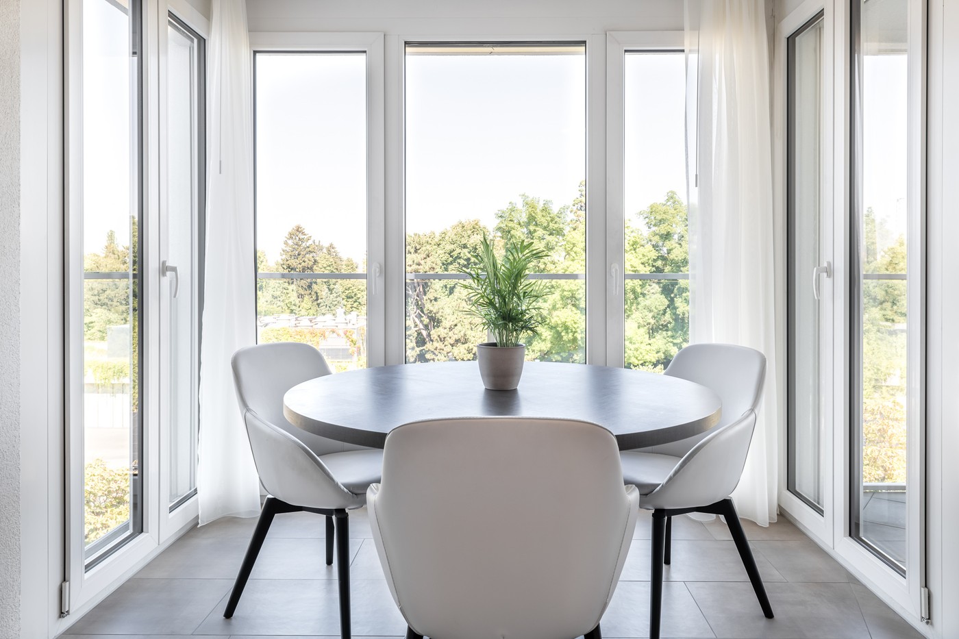 2 ½ Zimmer möblierte Wohnung