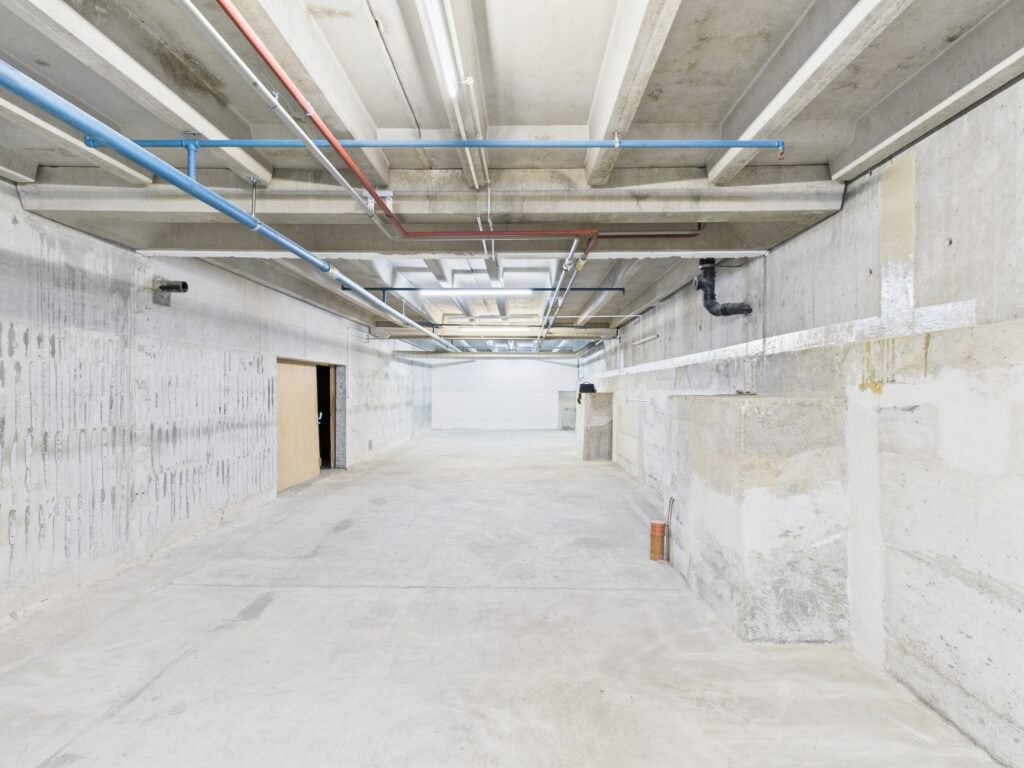 Storage room, photo 1 of 3