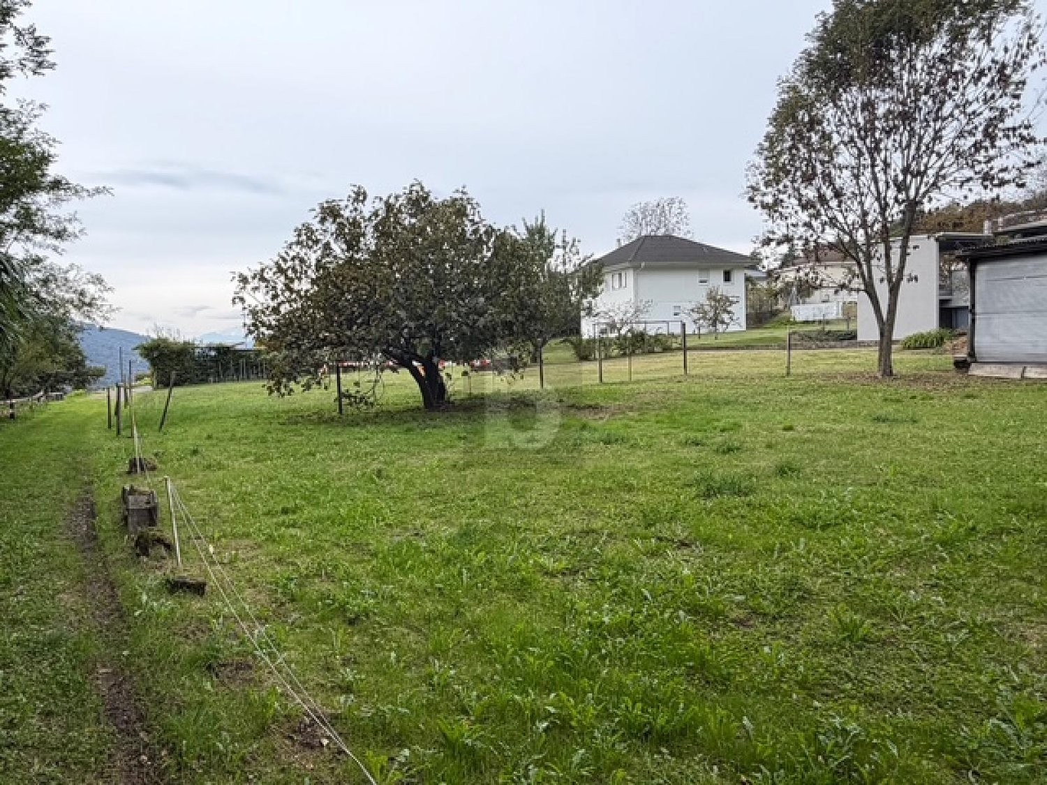 613m² building land, photo 1 of 4