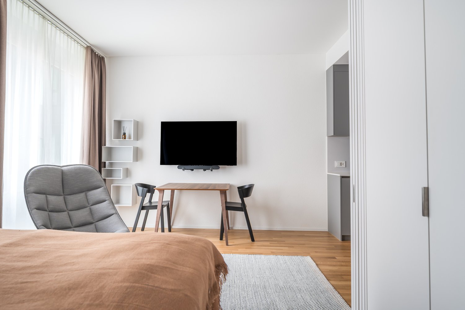 2 ½ pièces appartement meublé (5)