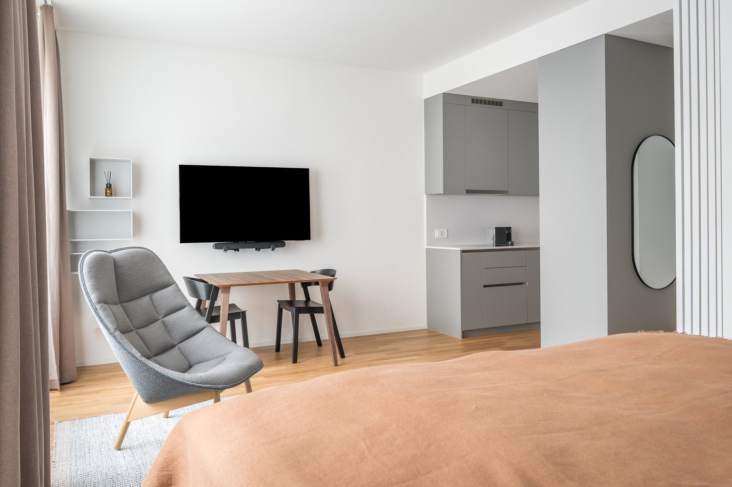 2 ½ pièces appartement meublé (6)