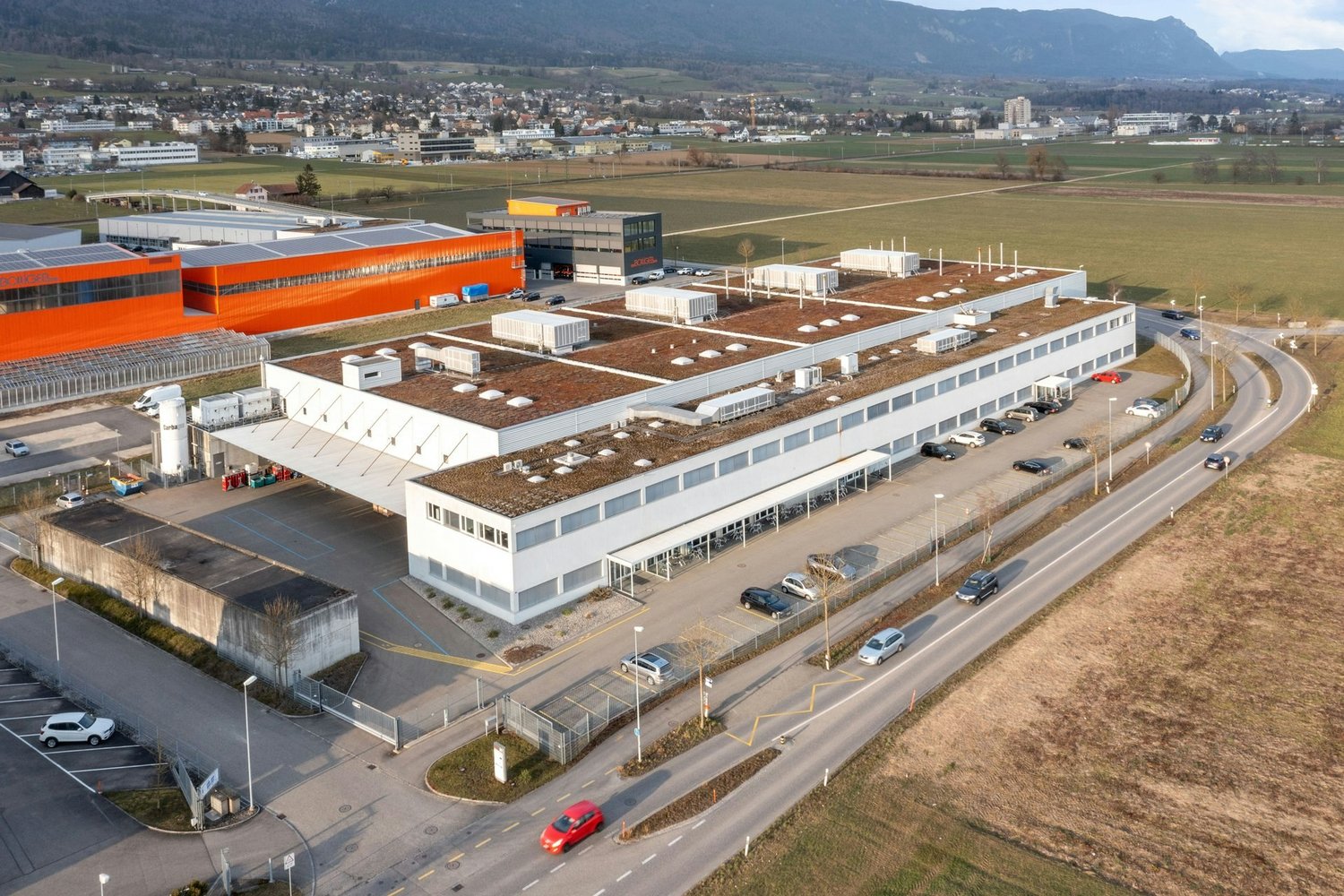 3000m² commercial, photo 1 of 8