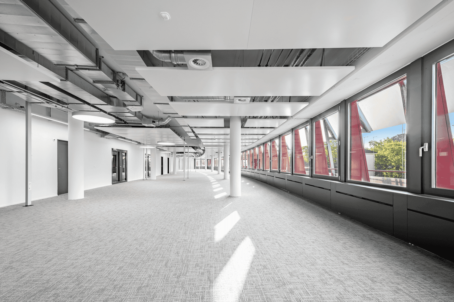 700m² office