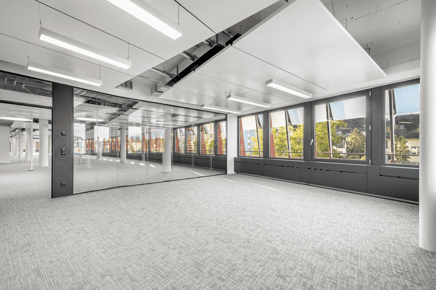 700m² office