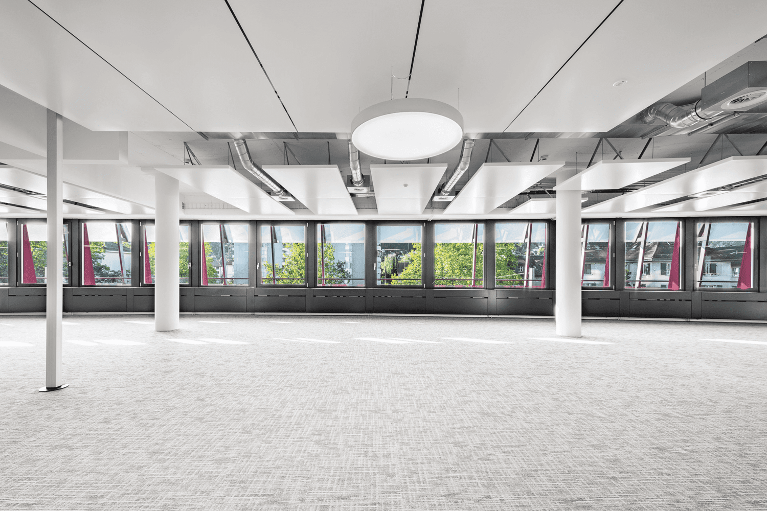 700m² office