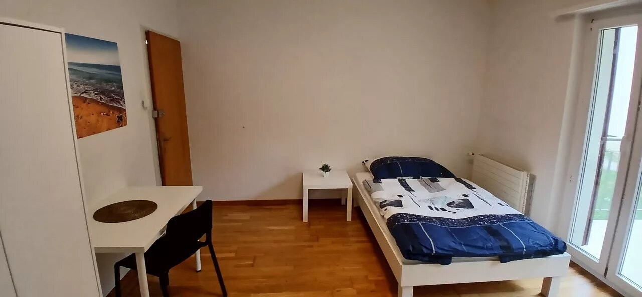 Camera in un appartamento condiviso