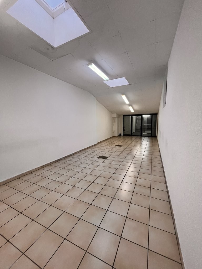 45m² shop, photo 3 of 5
