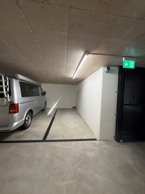 Covered bike parking, photo 2 sur 3