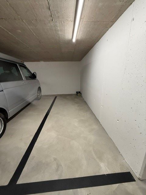 Covered bike parking, photo 1 sur 3
