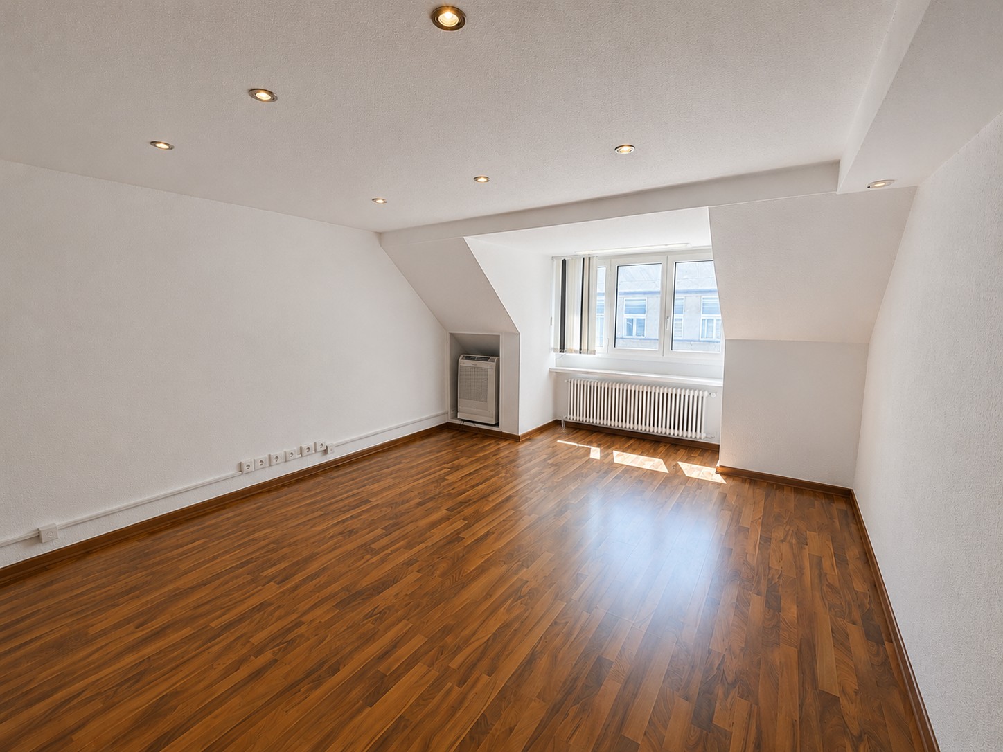 174m² office, photo 3 of 9