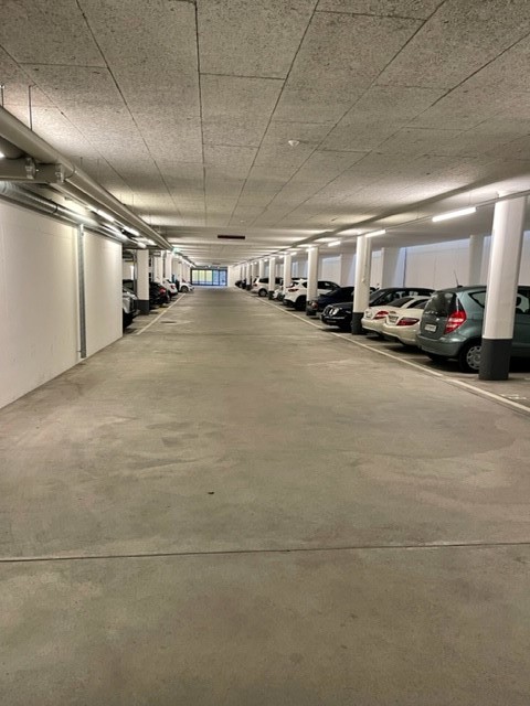 Place de parc souterrain

A louer immédiatement ou à convenir, des places de stationnement directement en face de la gare de Frauenfeld.

Intéressé ? N'hésitez pas à nous appeler.
