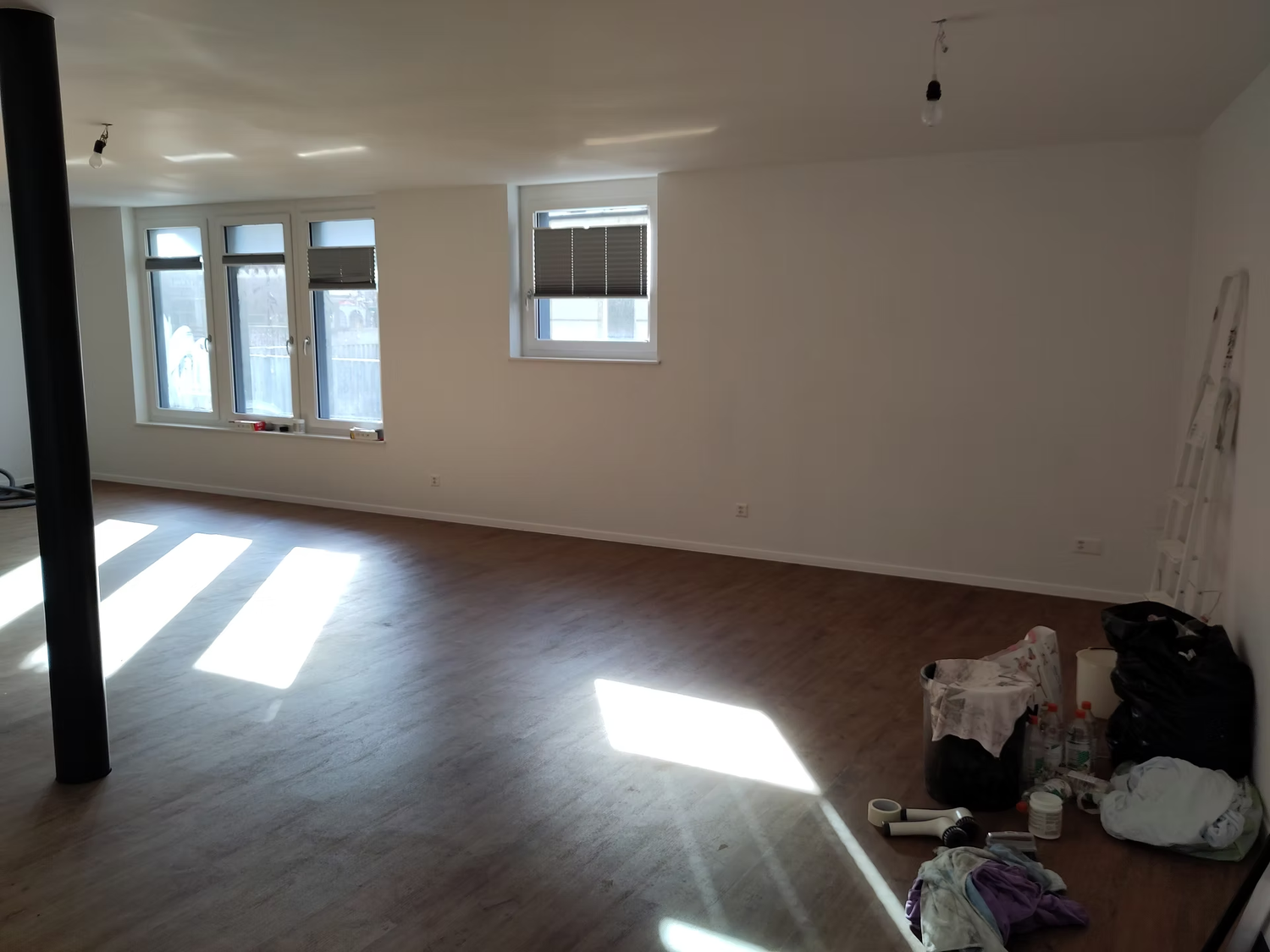 Commercial, photo 1 of 6