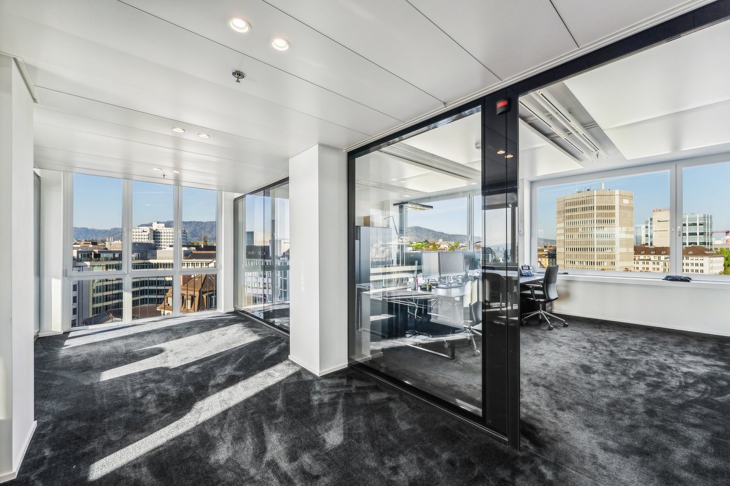 276m² office, photo 8 of 10