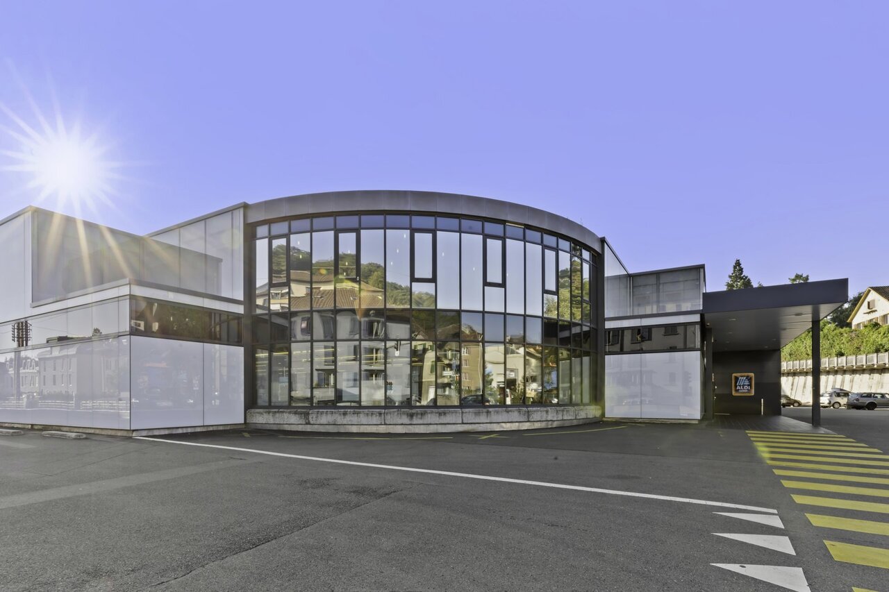 241m² deposito