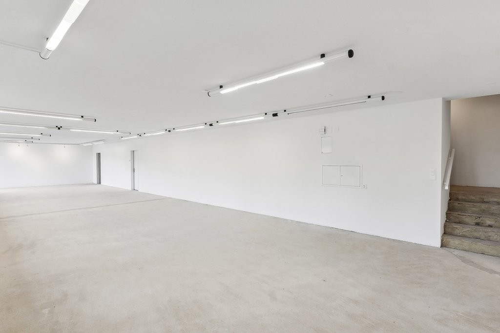 175m² commercial