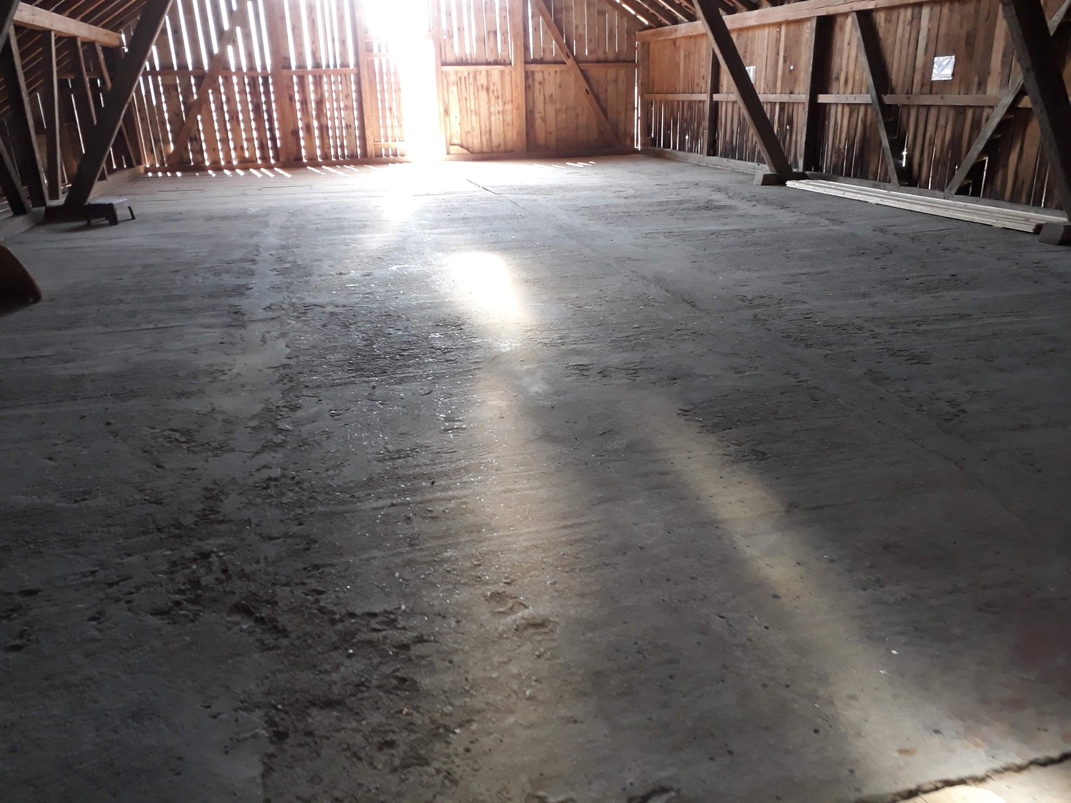 95m² commercial
