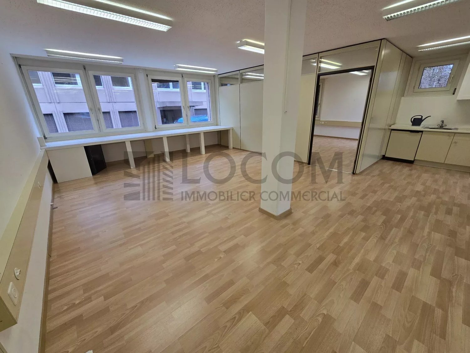 100m² shop, photo 10 of 10