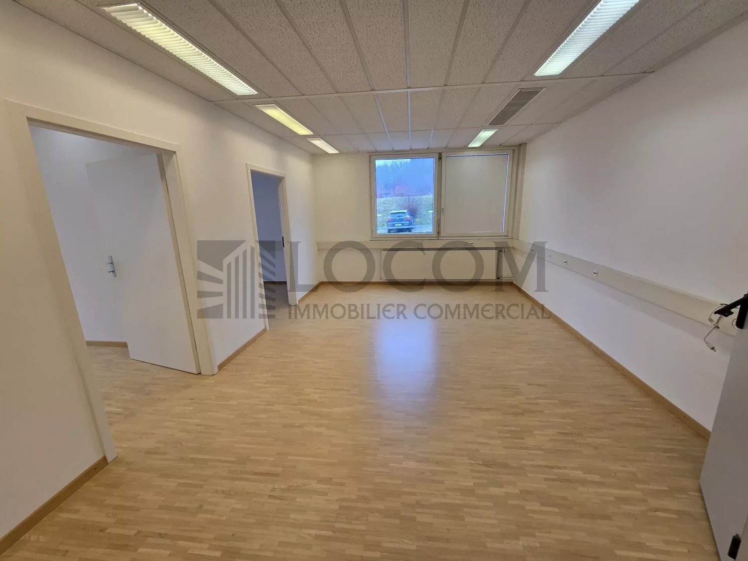 100m² shop, photo 6 of 10