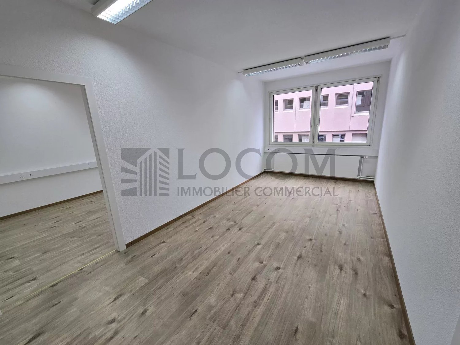 100m² shop, photo 5 of 10