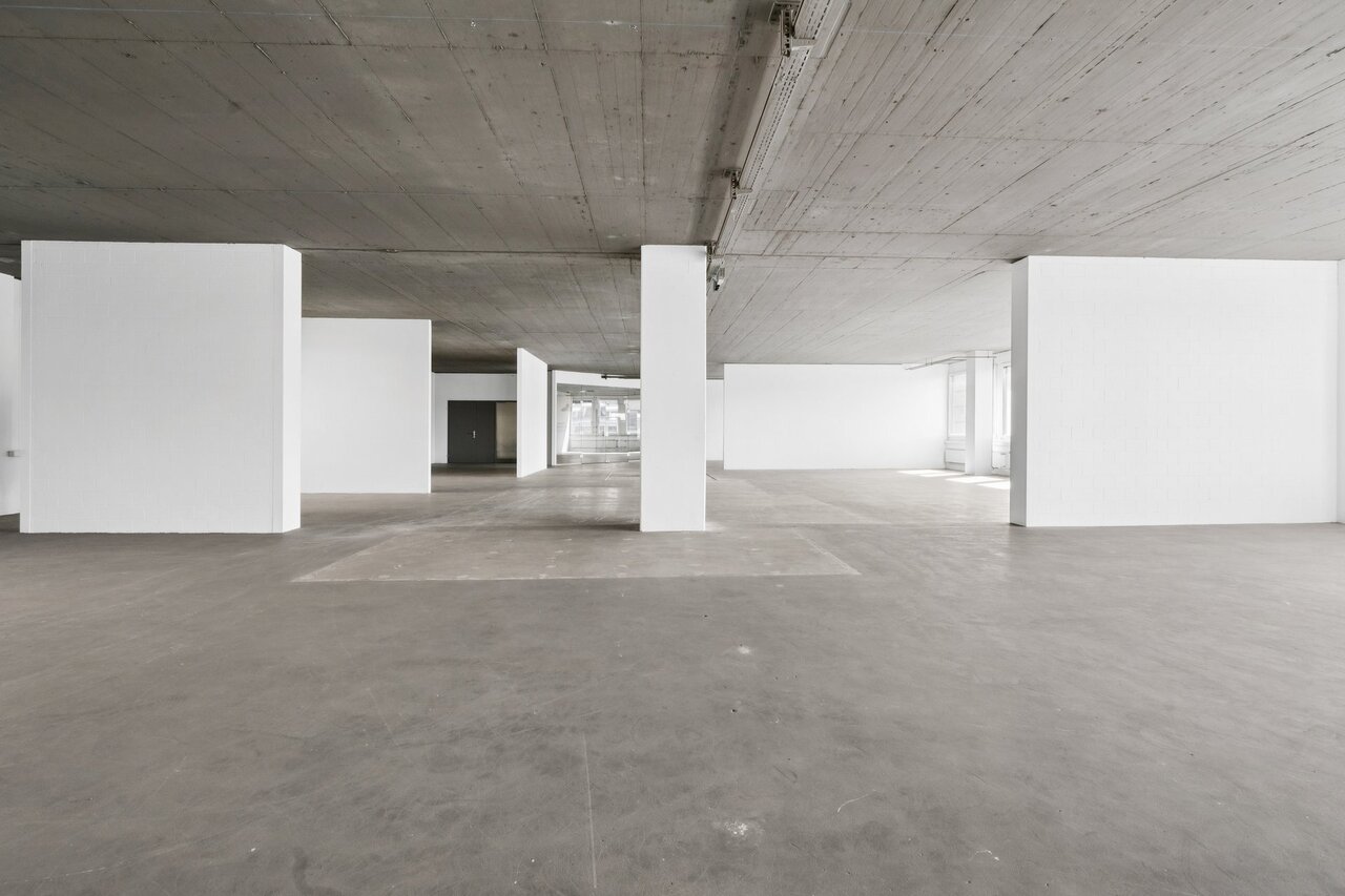 389m² commercial