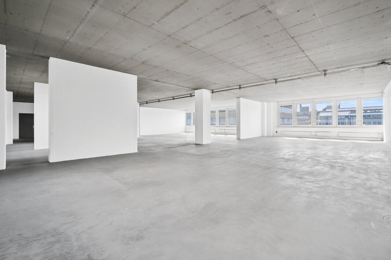 389m² commercial