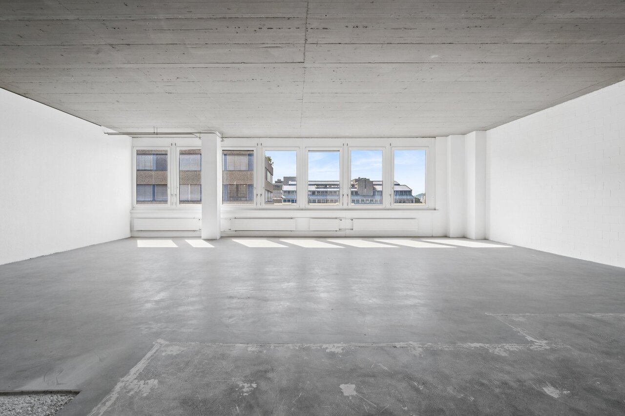 389m² commercial