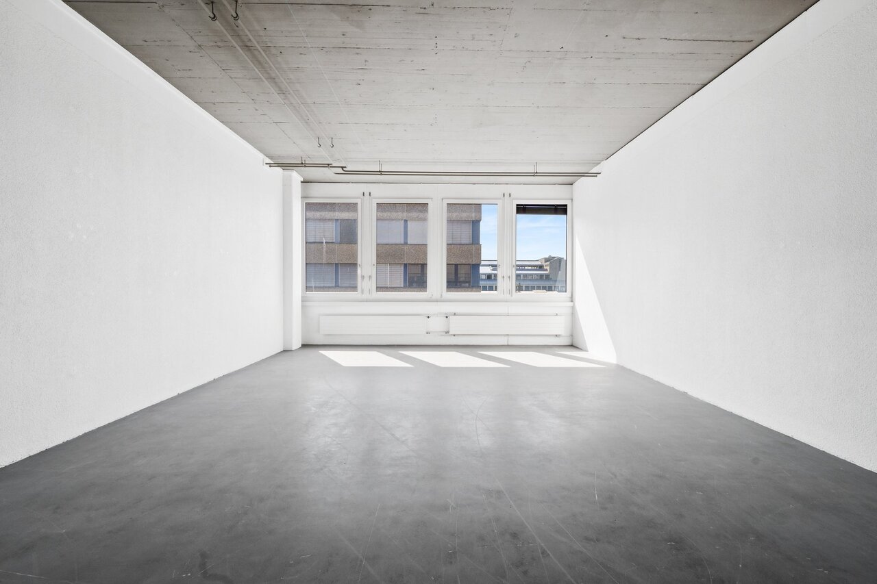 389m² commercial