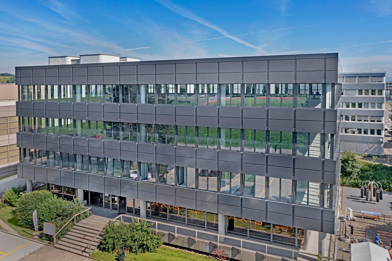 750m² commercial