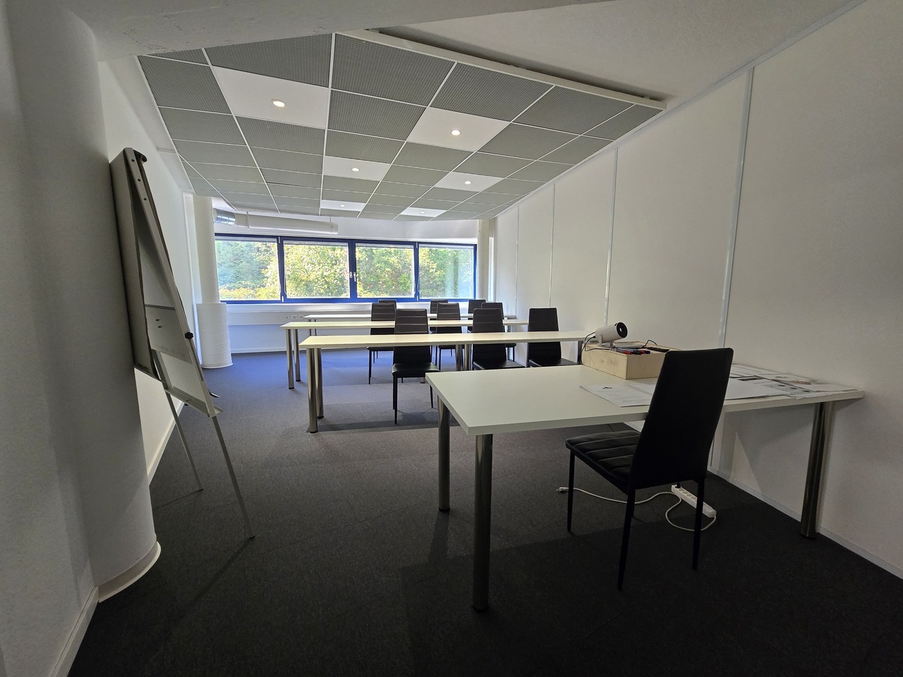 271m² office, photo 4 of 9