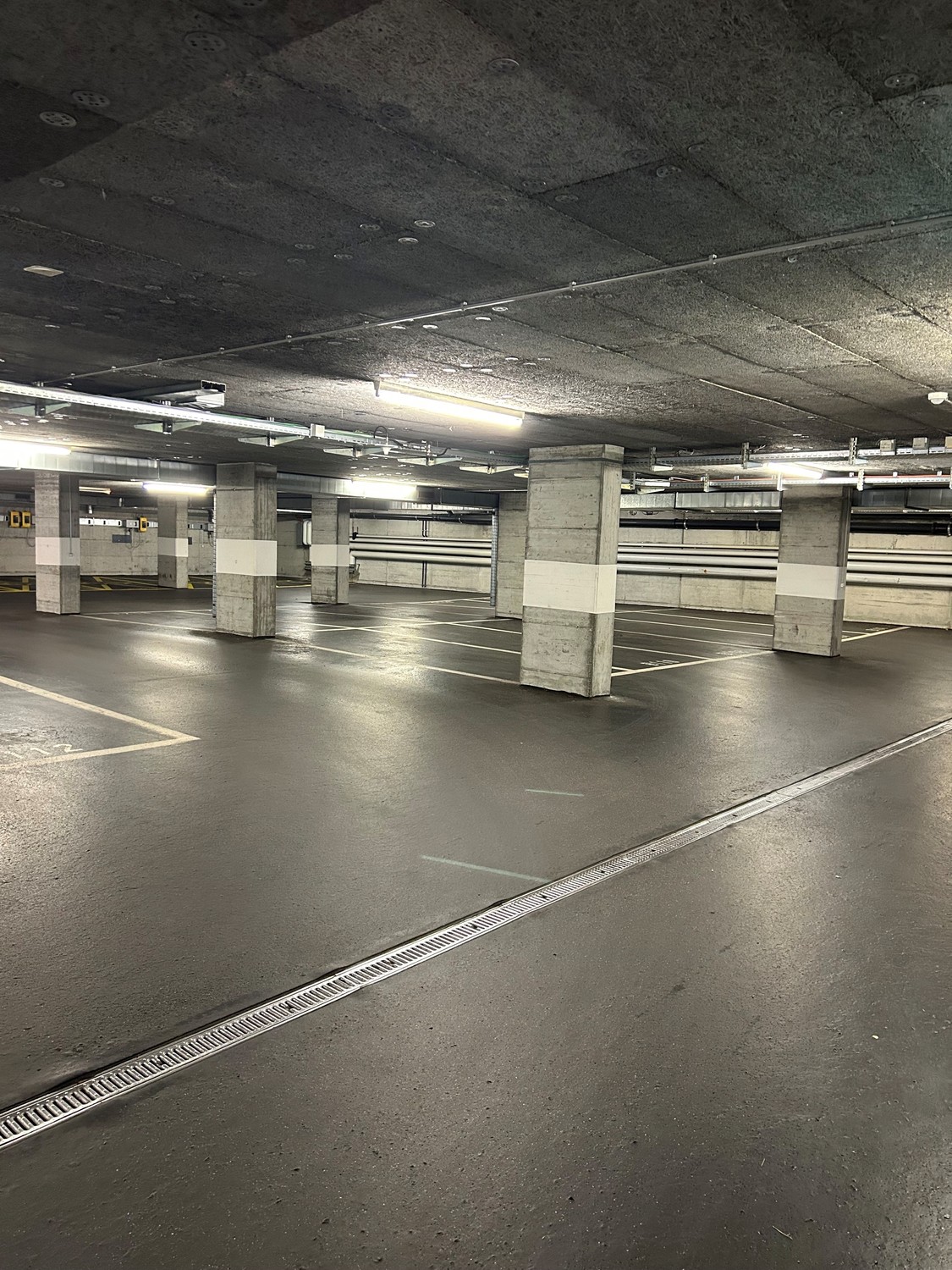 Underground slot, photo 2 of 5