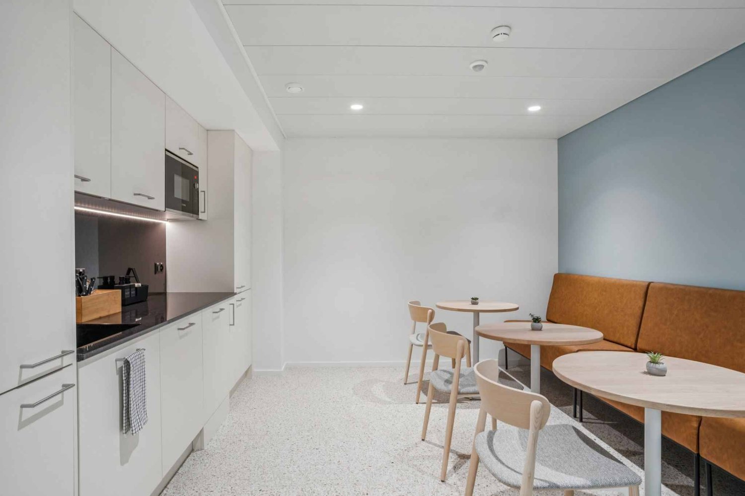 17m² office, photo 4 of 6