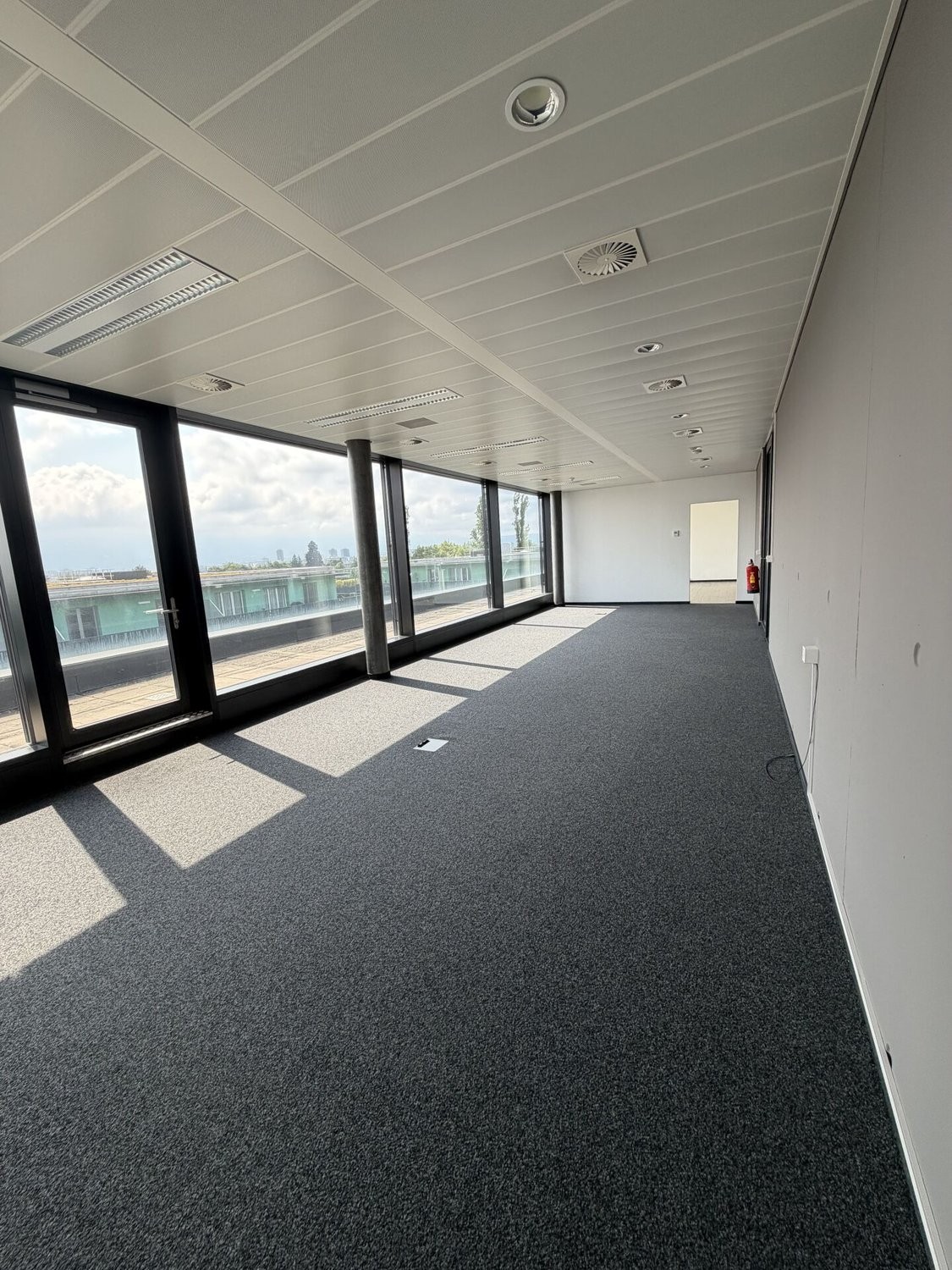 Office, photo 1 sur 4