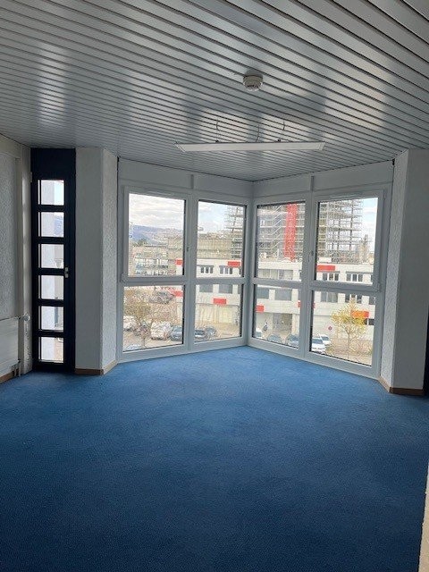22m² office