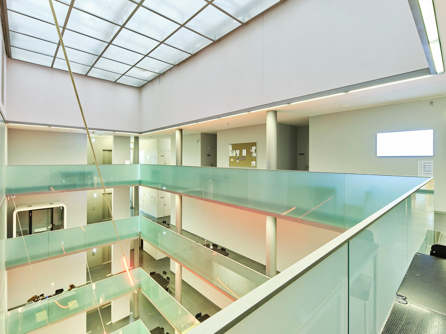 8980m² office