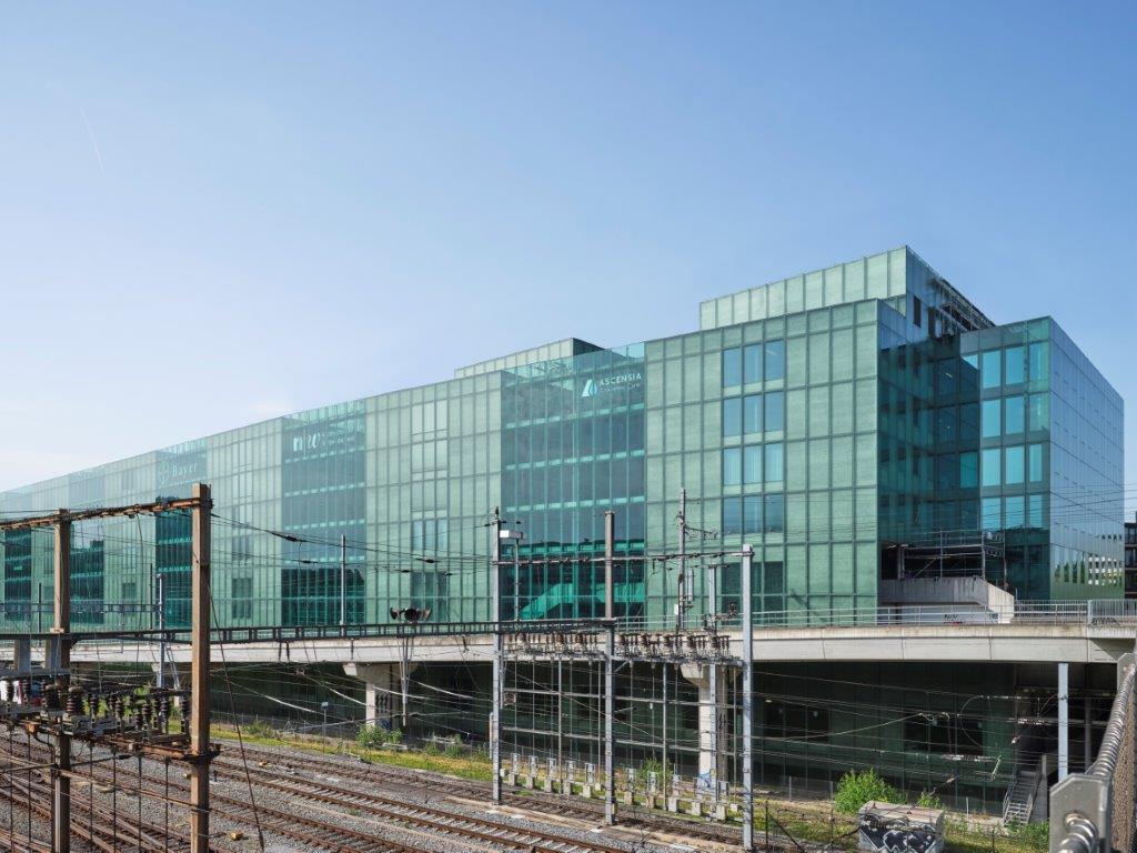 8980m² office