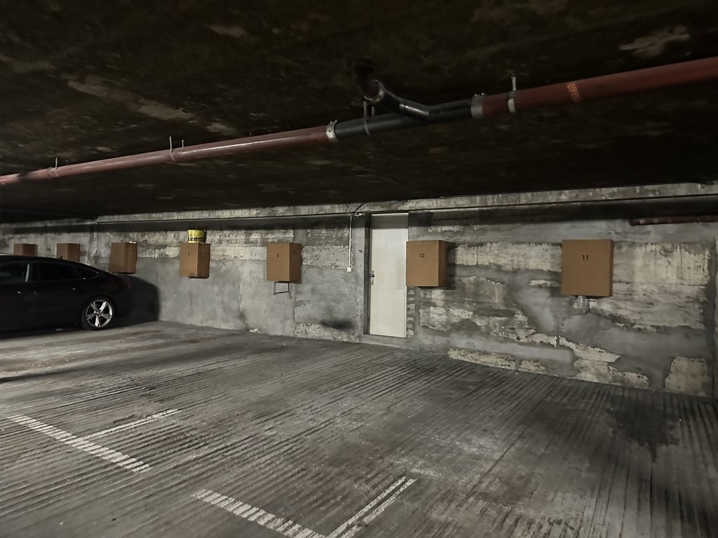Underground slot, photo 4 of 5