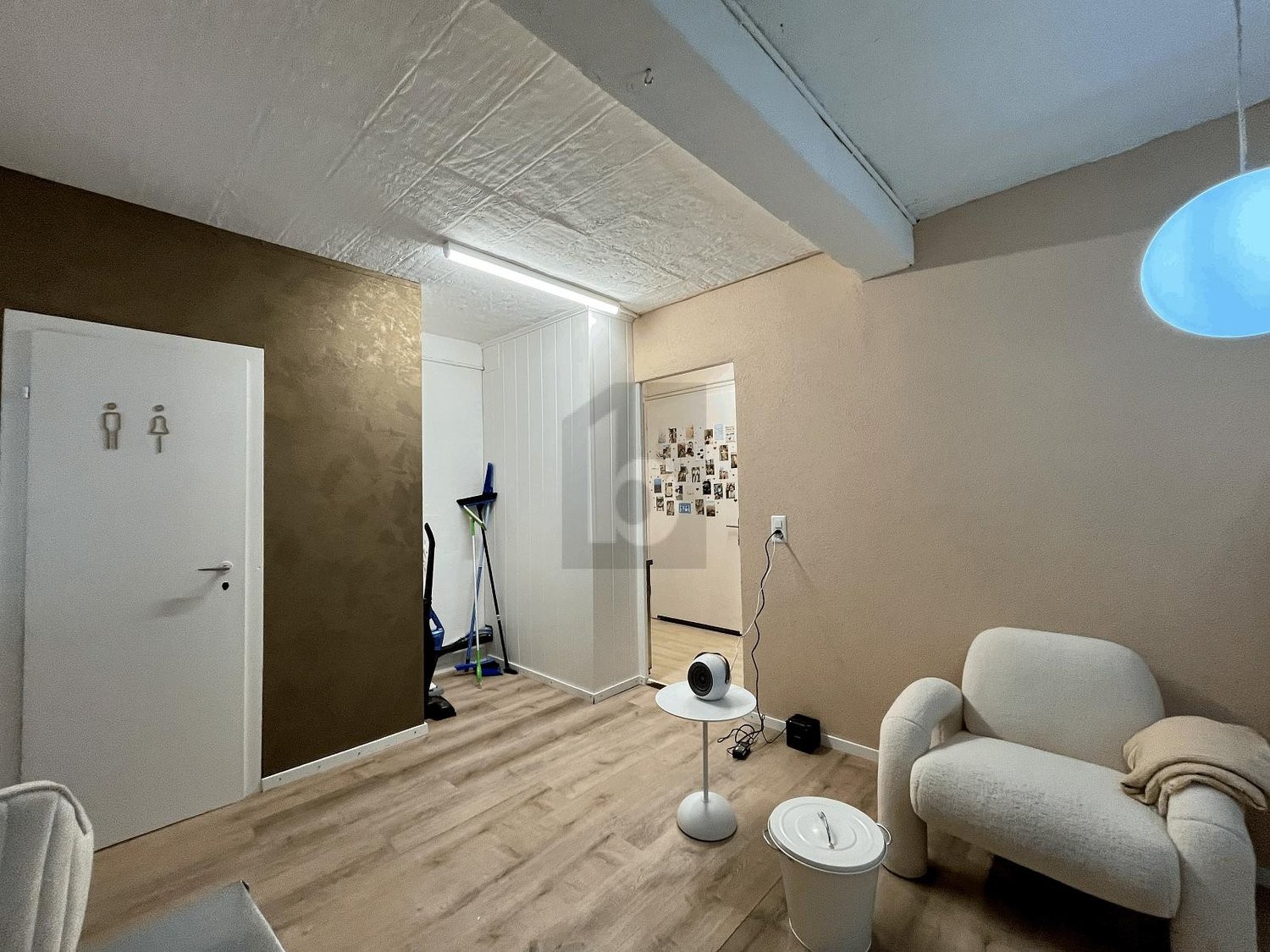 80m² shop, photo 3 of 4