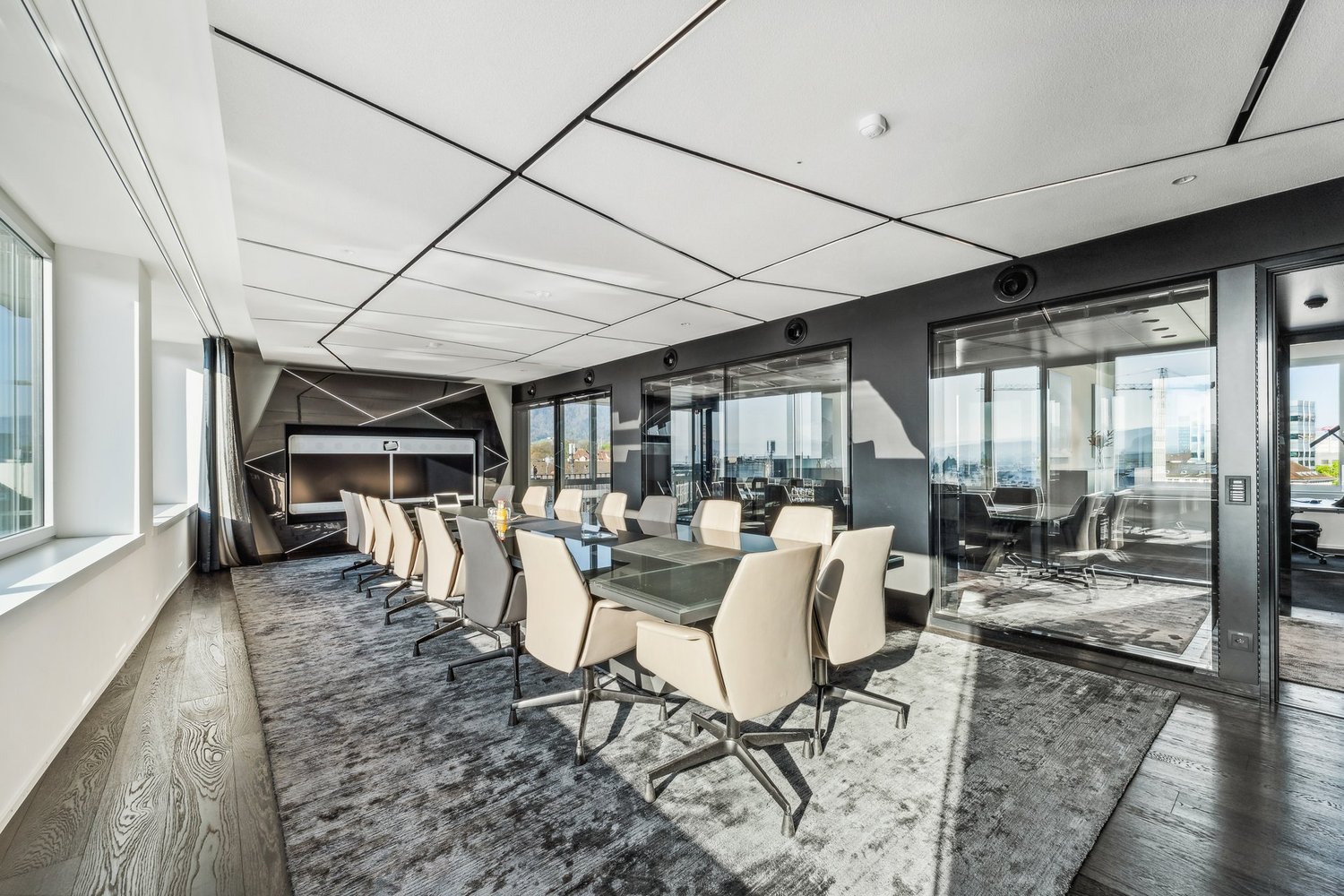 550m² office, photo 5 of 9