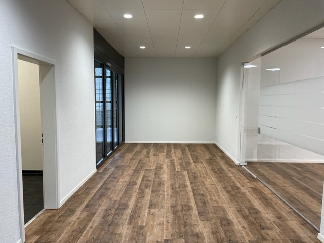 225m² bureau, photo 5 sur 8
