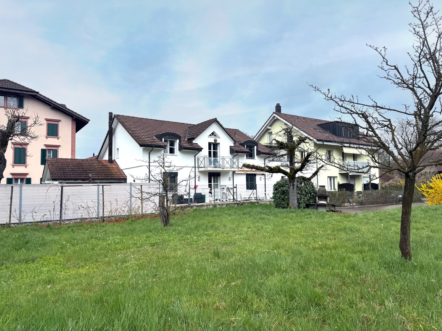 Multi family house, photo 3 of 3