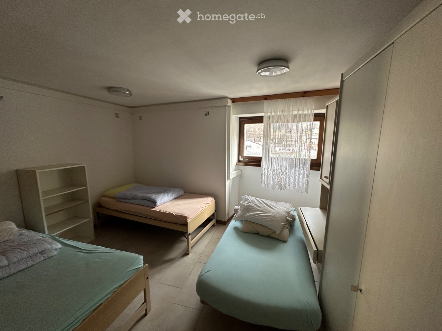 3 rooms single house
Rent house in Olivone.
On the first floor is the kitchen with the living room and a small toilet, while 2 rooms and a bathroom with shower are located on the floor below.