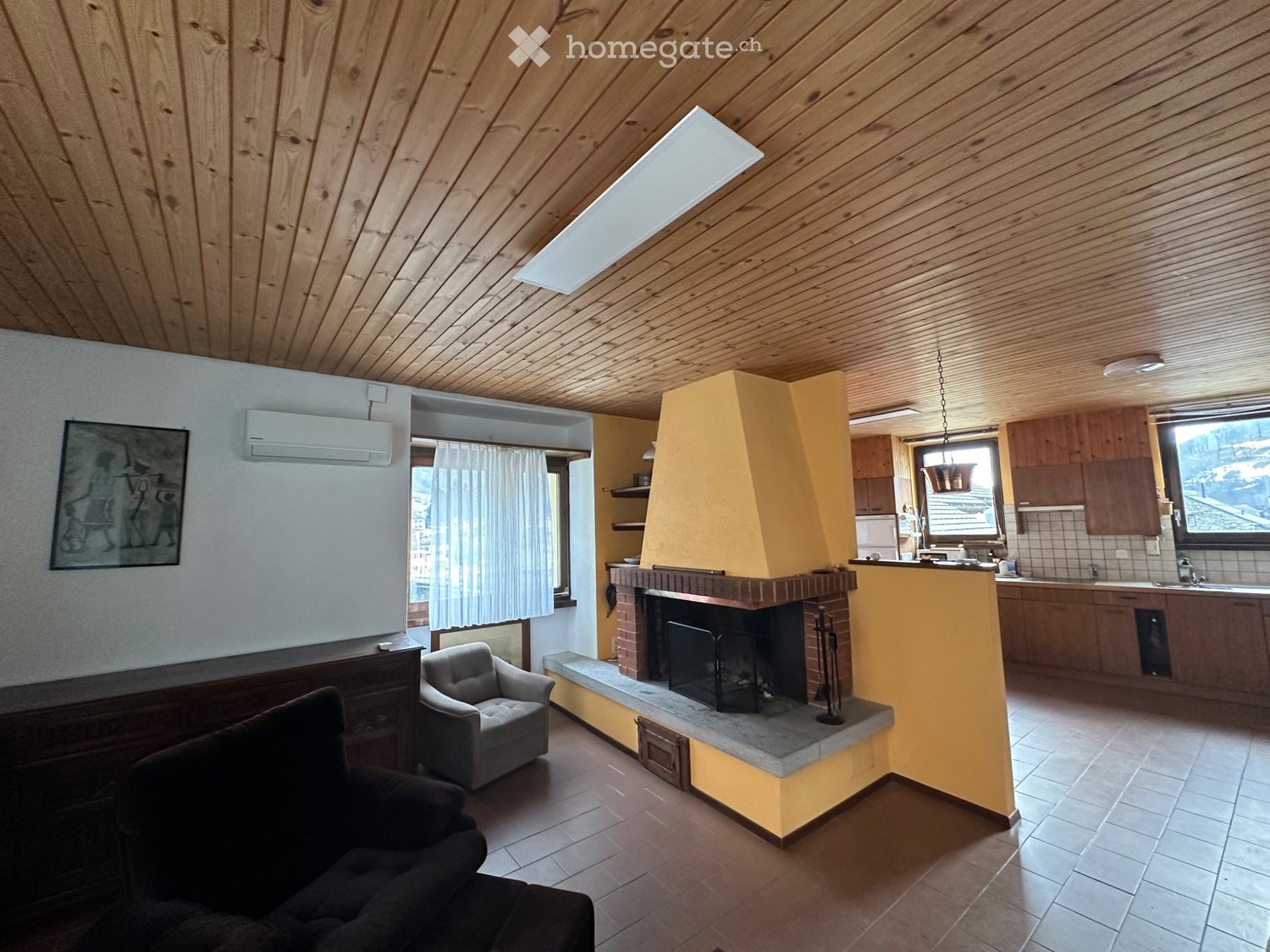 3 rooms single house
Rent house in Olivone.
On the first floor is the kitchen with the living room and a small toilet, while 2 rooms and a bathroom with shower are located on the floor below.