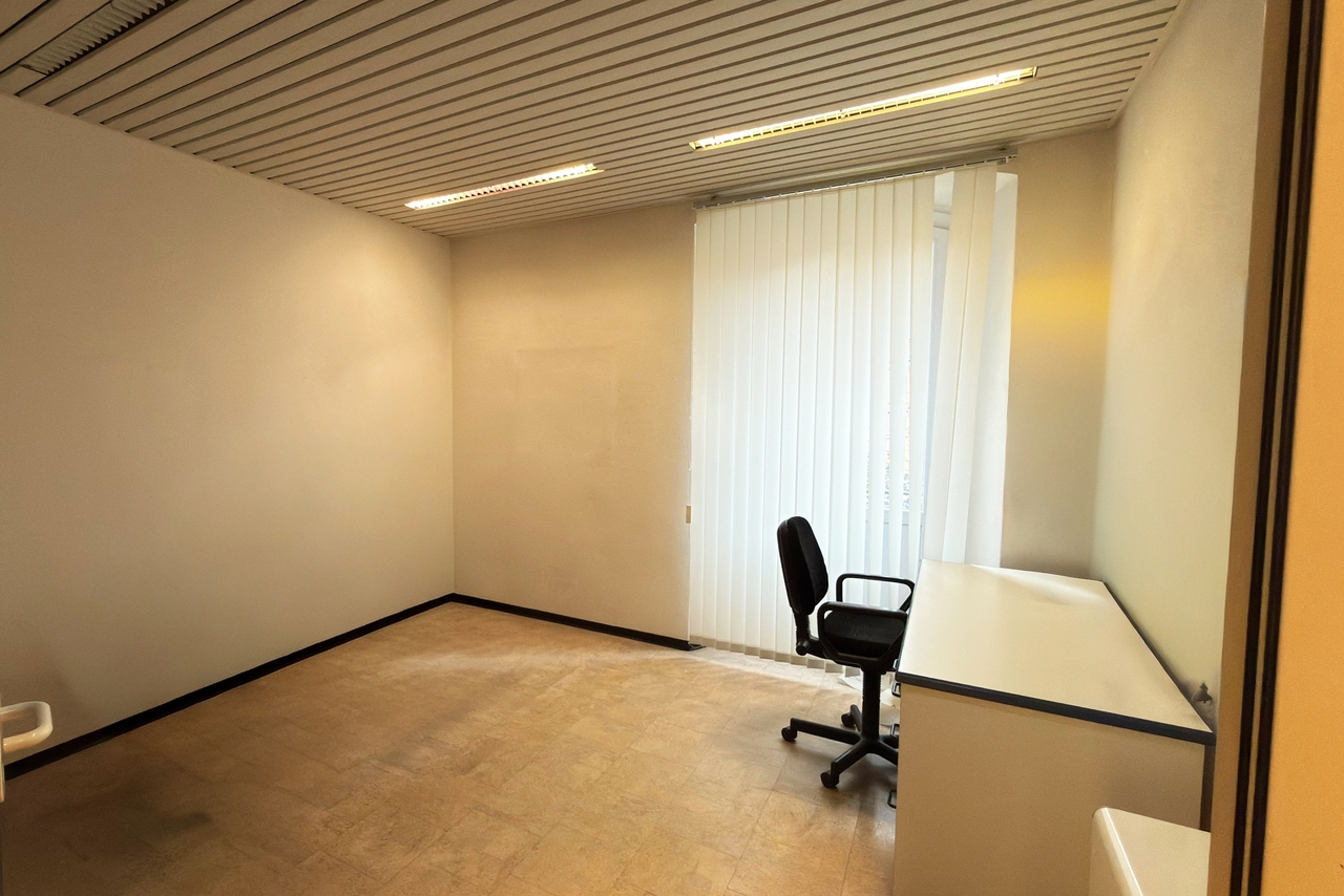 Office, photo 8 of 10