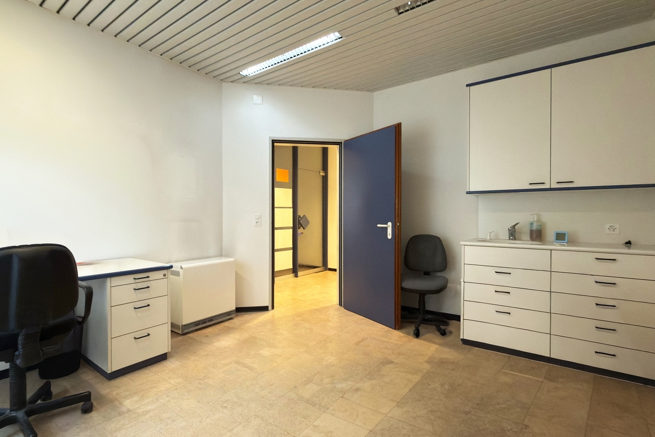 Office, photo 9 of 10